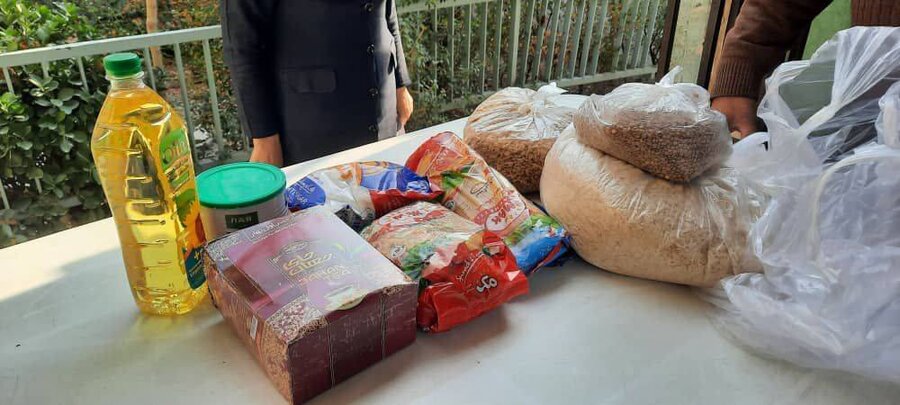 شهرتهران| توزیع سبد کالای حمایتی ویژه شب یلدا میان خانواده‌های چندمعلوله در مرکز حر