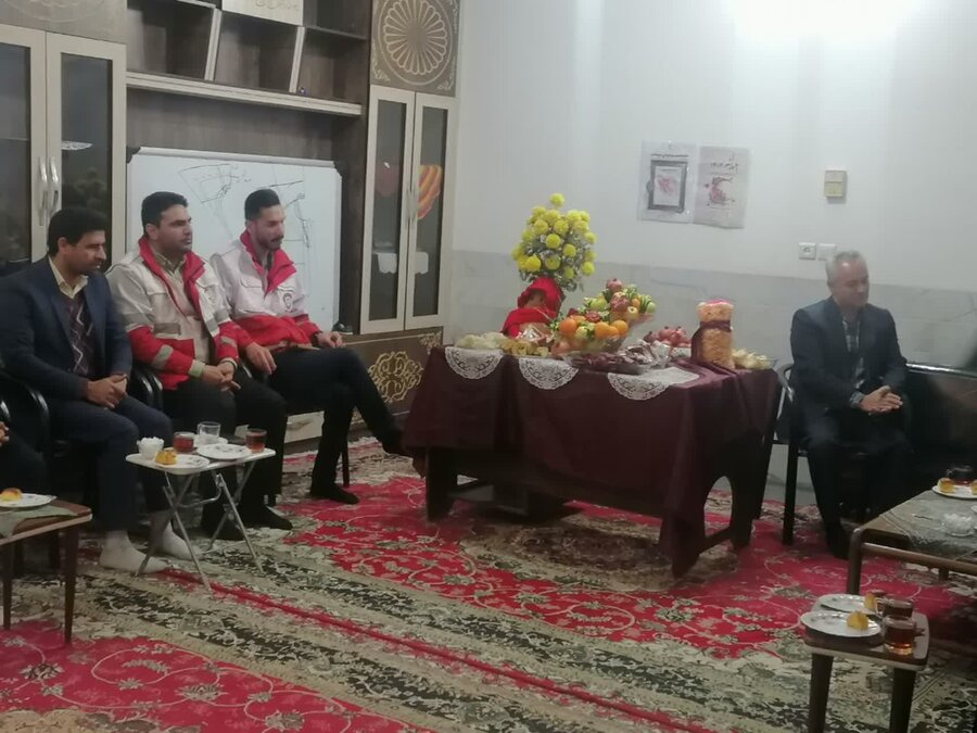 سفره شب یلدا در کارگاه تولیدی حمایتی معلولین «باور» زارچ برپا شد