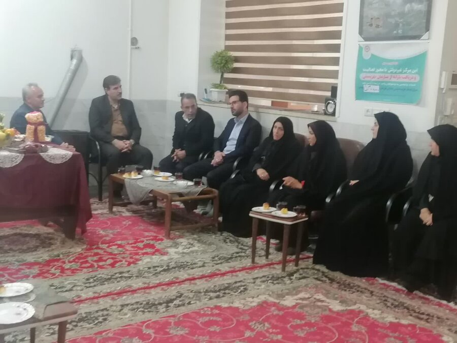 سفره شب یلدا در کارگاه تولیدی حمایتی معلولین «باور» زارچ برپا شد