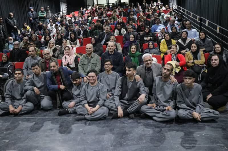 تئاتر افراد دارای معلولیت به میدان کنش فرهنگی و عدالت اجتماعی آمد