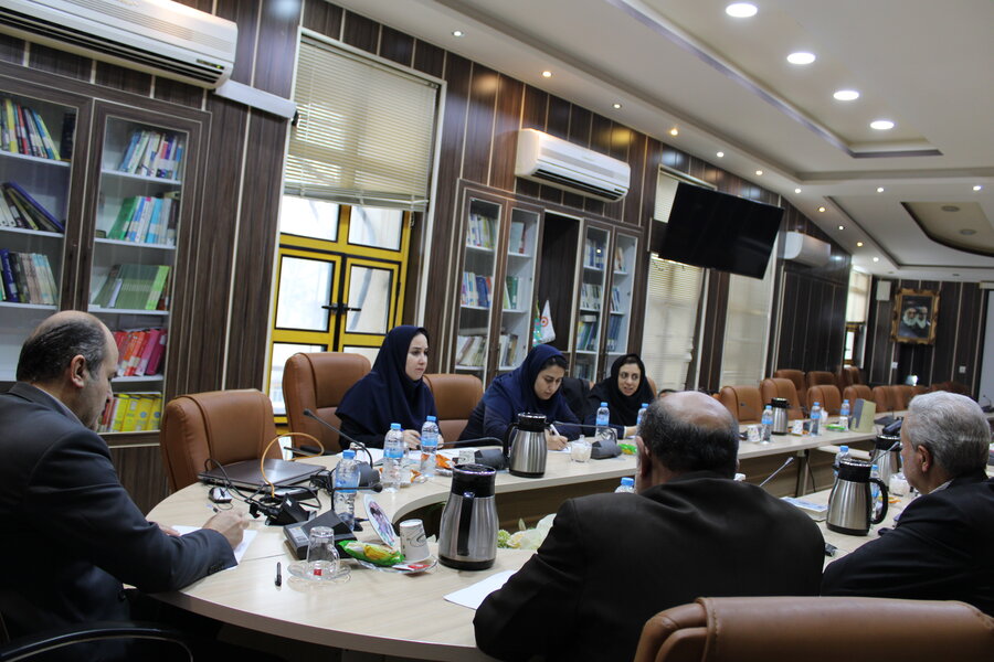 جلسه بررسی پروژه تأمین و توزیع مواد غذایی سالم و مغذی برای افراد تحت پوشش