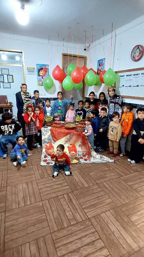 جشن شب یلدا در مراکز بهزیستی شهرستان قروه برگزار شد 