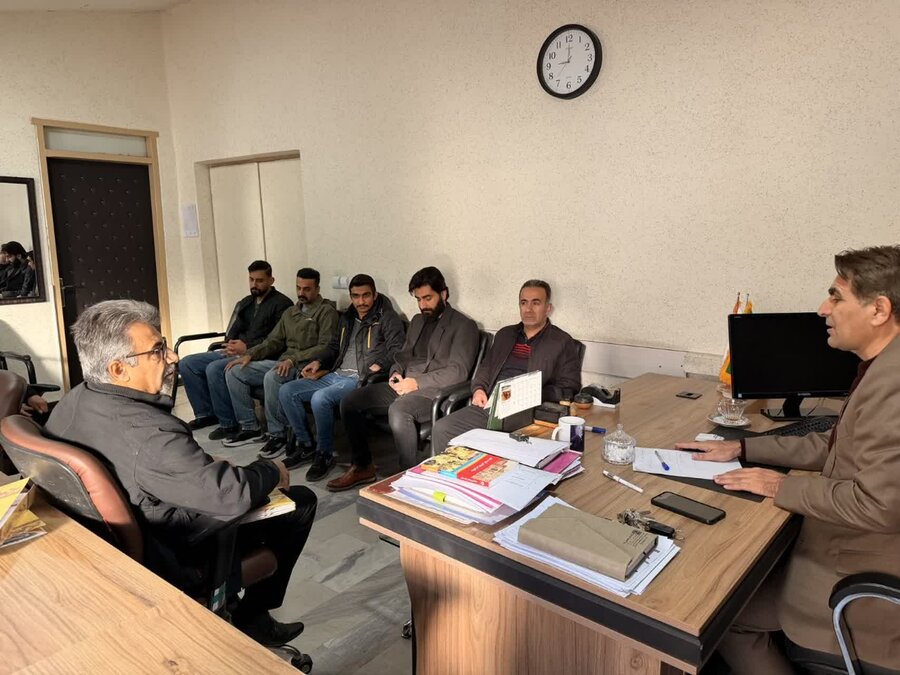 تجلیل از رانندگان بهزیستی شهرستان سنندج به مناسبت روز حمل‌ونقل