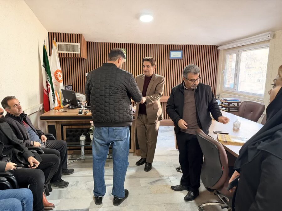 تجلیل از رانندگان بهزیستی شهرستان سنندج به مناسبت روز حملونقل