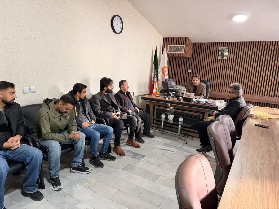 تجلیل از رانندگان بهزیستی شهرستان سنندج به مناسبت روز حمل‌ونقل