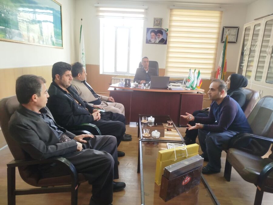 رئیس بهزیستی سروآباد با شهردار این شهر دیدار کرد