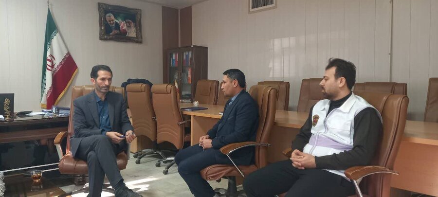 پارس آباد|  نشست مشترک مسئول مداخله در بحران و کارشناس اورژانس اجتماعی شهرستان پارس‌آباد با رئیس اداره تعاون، کار و رفاه اجتماعی برگزار شد.