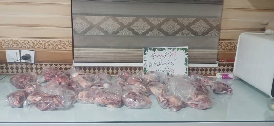 رباط کریم| توزیع ۱۰۰ بسته گوشت گرم بین مددجویان به مناسبت شب یلدا