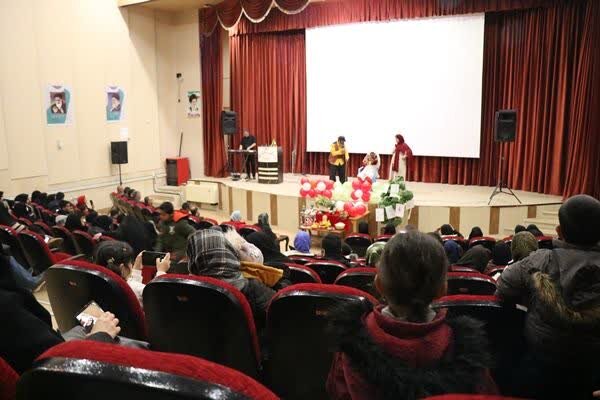 فریدونشهر| گزارش تصویری| مسئولان همراه با مددجویان در یلدای باستانی 