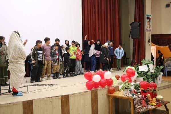 فریدونشهر| گزارش تصویری| مسئولان همراه با مددجویان در یلدای باستانی