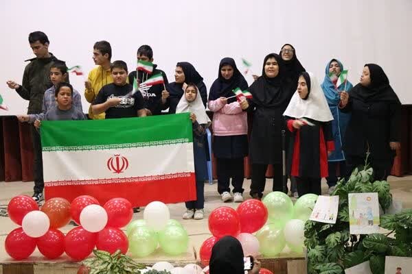 فریدونشهر| گزارش تصویری| مسئولان همراه با مددجویان در یلدای باستانی