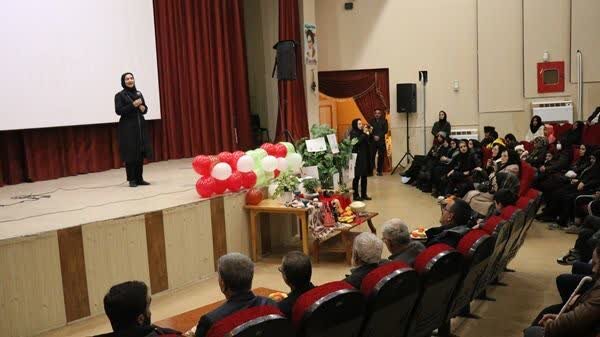 فریدونشهر| گزارش تصویری| مسئولان همراه با مددجویان در یلدای باستانی 