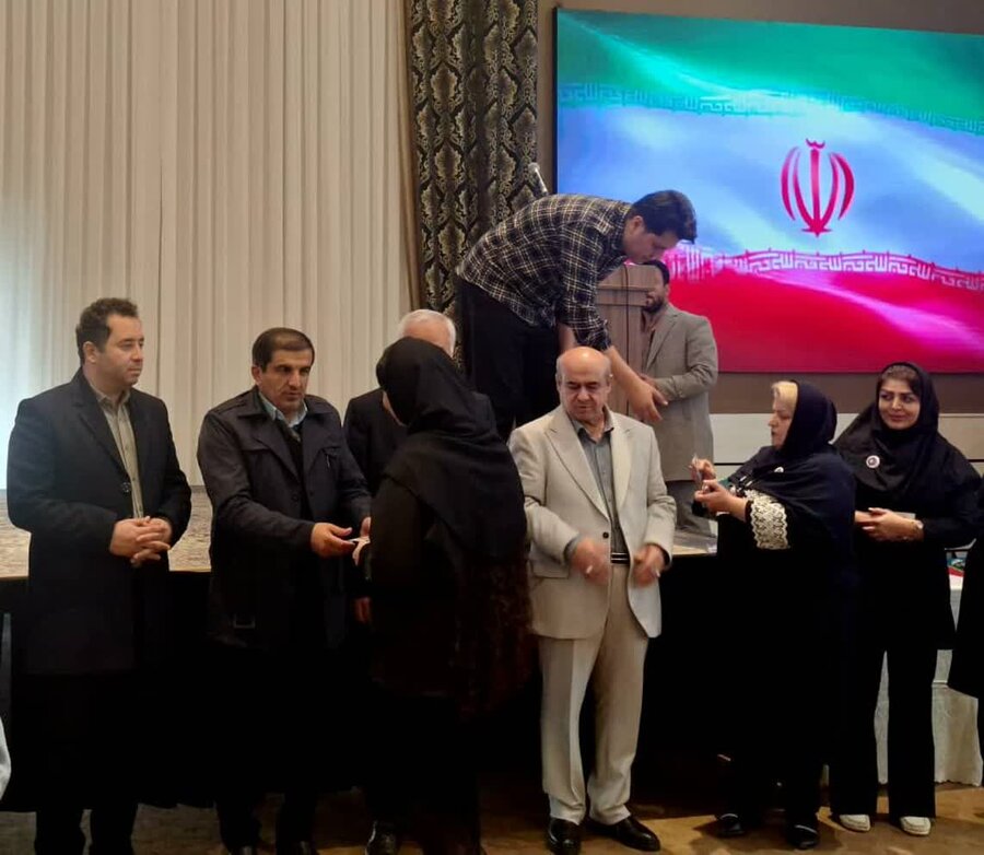 پیگیری ویژه مشکلات بیماران پروانه ای همدان با مشارکت خیرین و سمنها