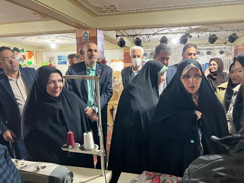 بازدید معاون رئیس‌جمهور در امور زنان و خانواده از مرکز درمان و بازتوانی بانوان همیاران مسیر سبز