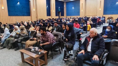 حضور سرپرست بهزیستی فارس در نمایش تئاتر افراد دارای معلولیت