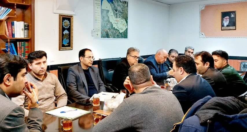 بررسی درخواست‌های اشتغال‌زایی و عملکرد دستگاه‌های اجرایی در جلسه تسهیل تولید و اشتغال چهاربرج