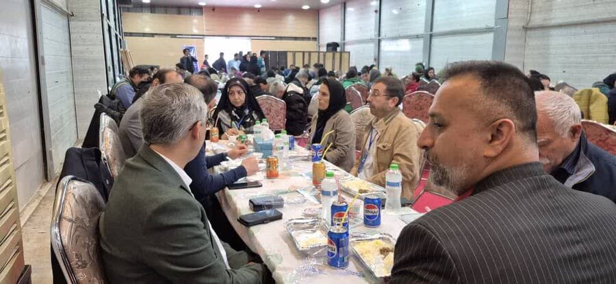 مسئولان کنار هنرمندان معلول: ناهار صمیمانه در جشنواره تئاتر کاسپین