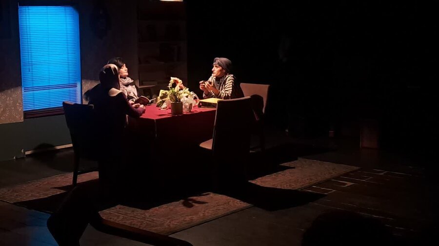 نمایش «آزمون» به نویسندگی و کارگردانی عبدوس 