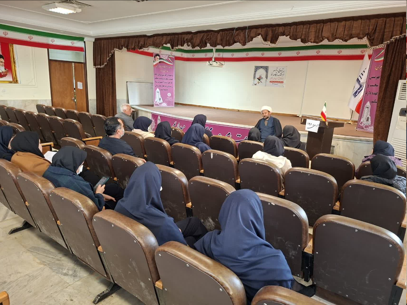 برگزاری برنامه ترویج فرهنگ اقامه نماز ویژه کارشناسان اورژانس اجتماعی