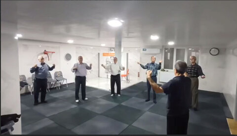 فیلم | ورزش؛ قلب تپنده برنامه‌های «پاتوق مهر و گفتگو» سالمندان همدان