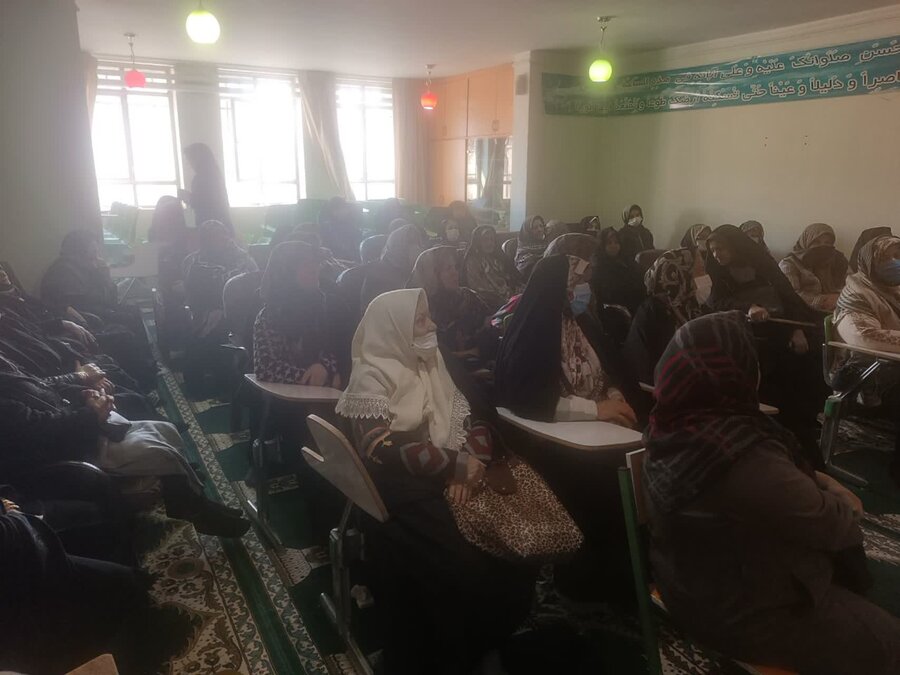 برگزاری دورههای آموزشی «تغذیه مناسب برای سالمندان مبتلا به دیابت» و «مهارتهای زندگی» ویژه زنان سالمند شهر همدان