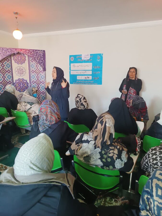 برگزاری دورههای آموزشی «تغذیه مناسب برای سالمندان مبتلا به دیابت» و «مهارتهای زندگی» ویژه زنان سالمند شهر همدان