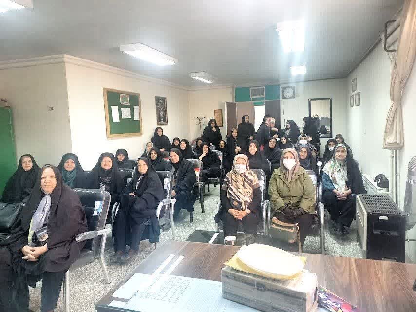 در راستای پیشبرد طرح سلام؛
برگزاری کارگاه های تخصصی زنان سالمند در پاتوق مهر و گفتگوی همدان