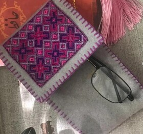 ملک خاتون حسین‌بُر - سوزن دوزی