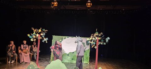 با هم ببینیم | «خرمشیر»؛ وقتی هوش و طنز، شیرِ قدرت را به زانو درمی‌آورد