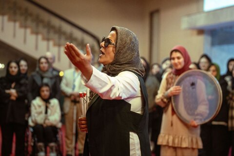 گلستان - نوری در تاریکی