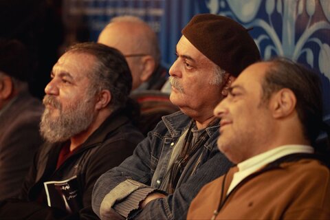 گلستان - نوری در تاریکی