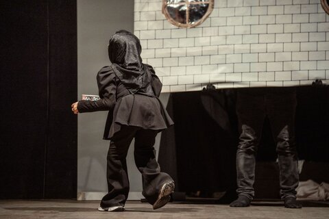 گلستان - راهی به رهایی