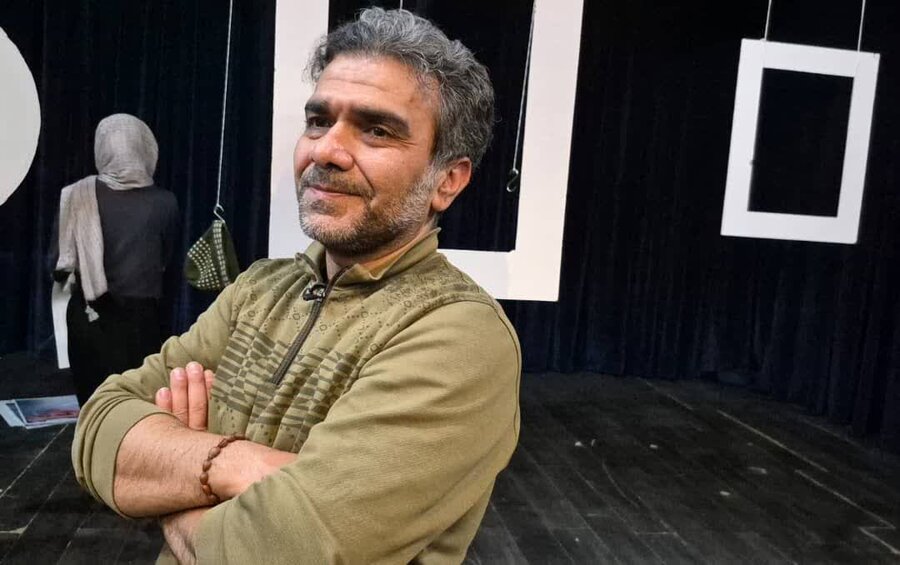 با هم ببینیم | «آلبوم»؛ روایت تصویری زندگی یک عکاس کم‌بینا روی صحنه کاسپین