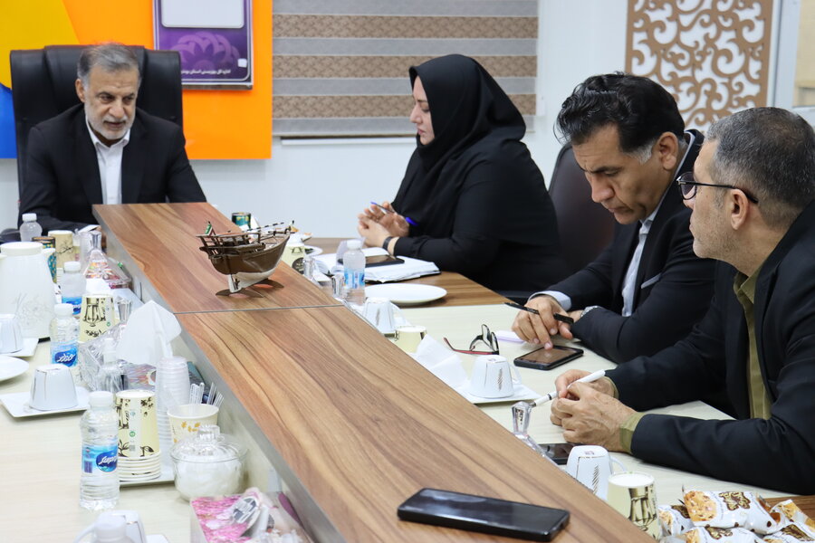 طی این نشست نماینده مردم بوشهر،گناوه و دیلم در مجلس شورای اسلامی با تقدیر از تلاش‌های مجموعه بهزیستی استان گفت: «اعتبارات و امکانات باید به سمتی هدایت شود که صرف توانمندسازی افرادی گردد که با محدودیت‌