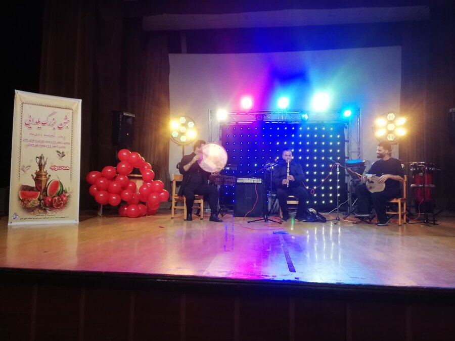 یلدا با عطر رجب؛ جشن ویژه خانواده‌های تحت پوشش بهزیستی ملایر برگزار شد