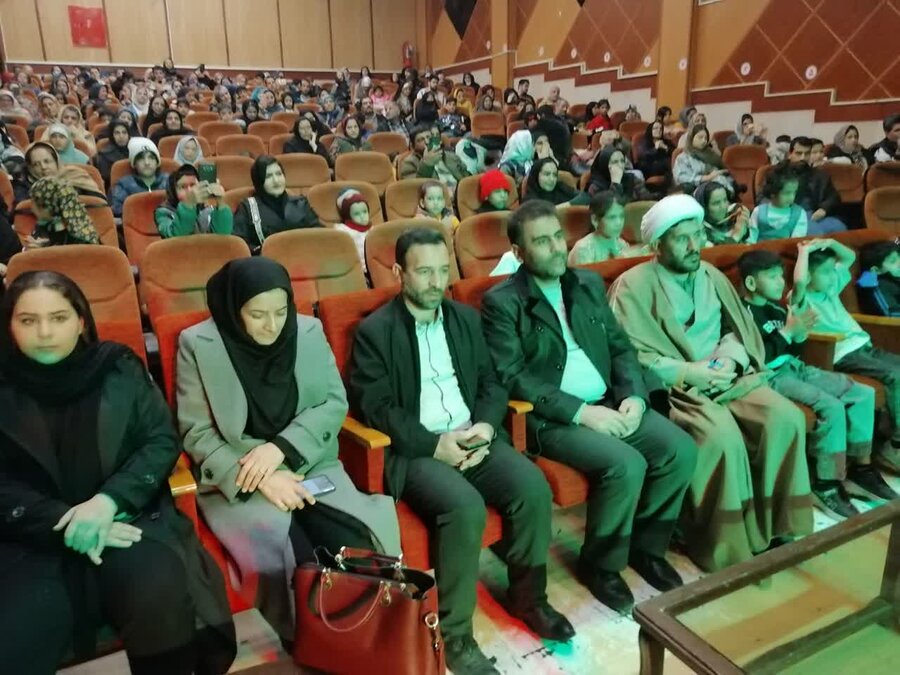 یلدا با عطر رجب؛ جشن ویژه خانواده‌های تحت پوشش بهزیستی ملایر برگزار شد