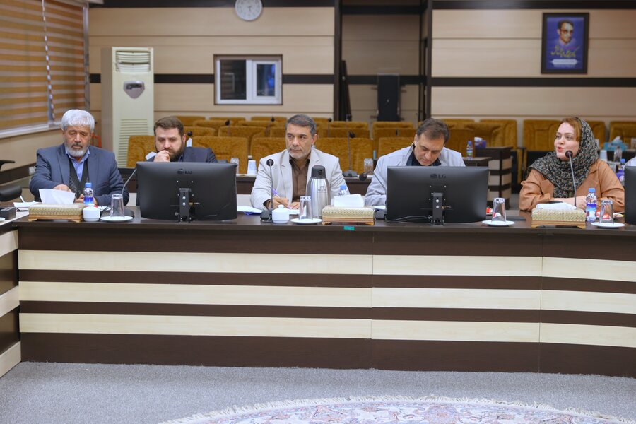 نشست با مراکز