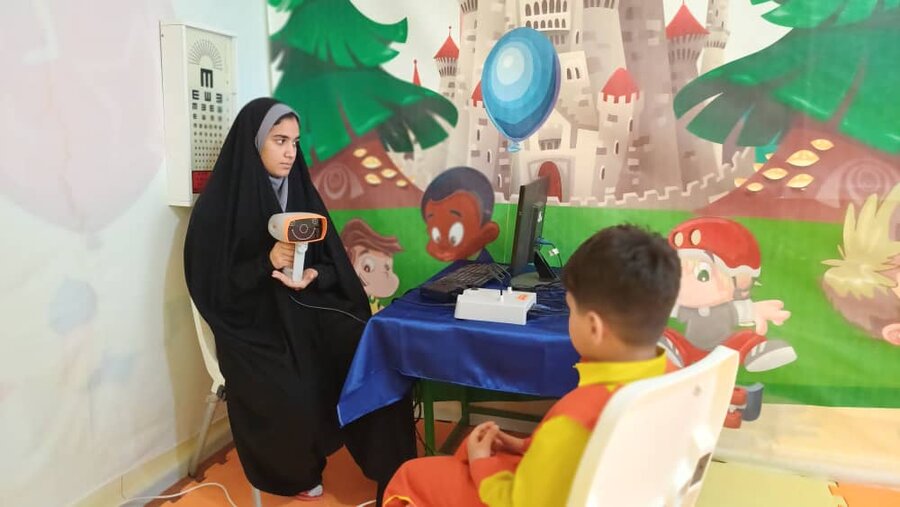 رودان | تداوم اجرای طرح غربالگری بینایی و شنوایی کودکان در مراکز تحت نظارت بهزیستی رودان