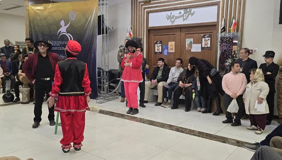 کارگردانان نمایش «هشت‌سین»: تئاتر، دنیای تازه‌ای پیش‌روی افراد دارای معلولیت گشود