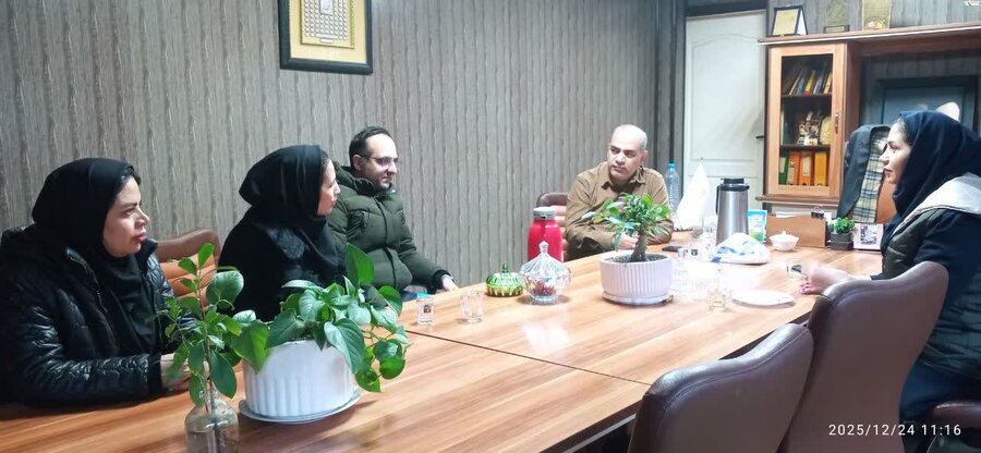 رباط کریم |برگزاری جلسه شبکه بهداشت با بهزیستی شهرستان 