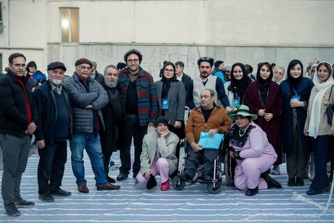 اختتامیه هشتمین جشنواره تئاتر منطقه‌ای افراد دارای معلولیت «کاسپین»؛ درخشش گروه‌های گیلانی در بخش تئاتر خیابانی