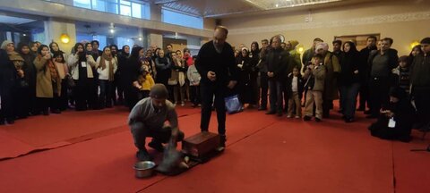 اختتامیه هشتمین جشنواره تئاتر منطقه‌ای افراد دارای معلولیت «کاسپین»؛ درخشش گروه‌های گیلانی در بخش تئاتر خیابانی