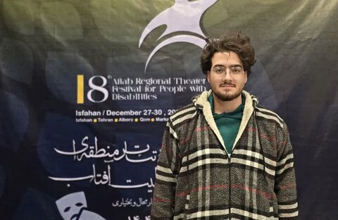 علی حاجی‌ حیدری:  محدودیت، خلاقیت می‌آورد؛ هنرمندان دارای معلولیت باید در جامعه عادی دیده شوند