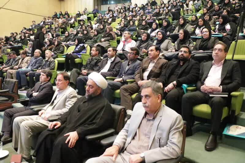 برای کنترل ومهار بحرانهای اجتماعی باید شرایط لازم برای پرورش وارتقاءسطح دانش افراد بومی ومحلی فراهم شود