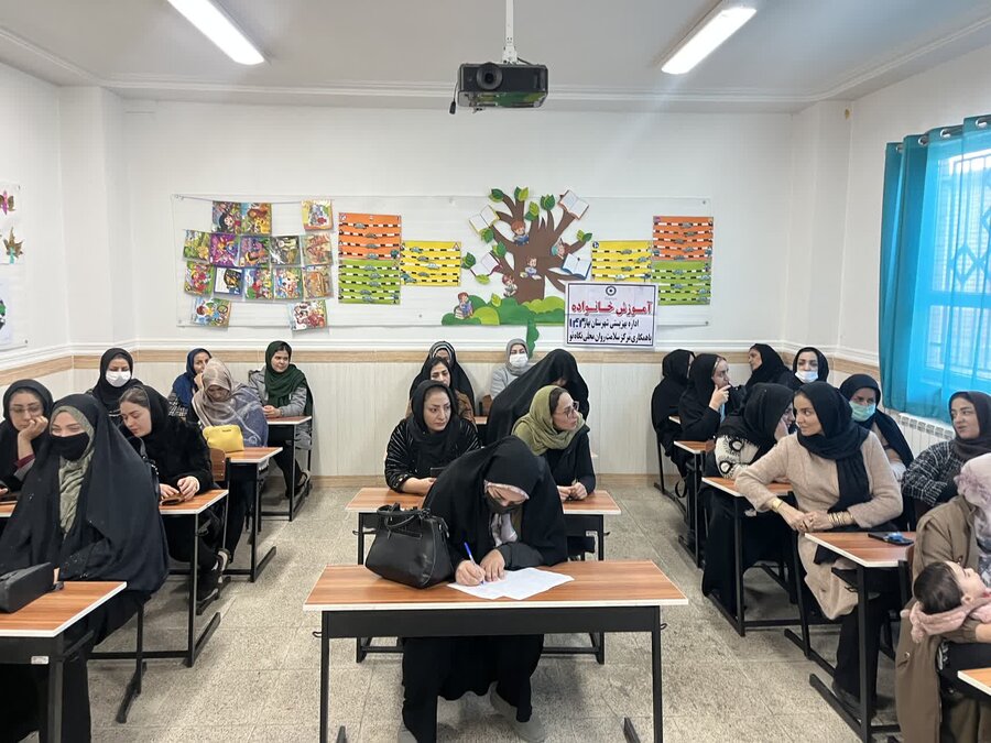 کارگاه آموزشی مهارتهای خانواده ویژه مادران پیشدبستانی در صالحآباد برگزار شد