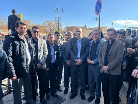 حضور سرپرست و کارکنان بهزیستی فارس در راهپیمایی دوشنبه۹ دی