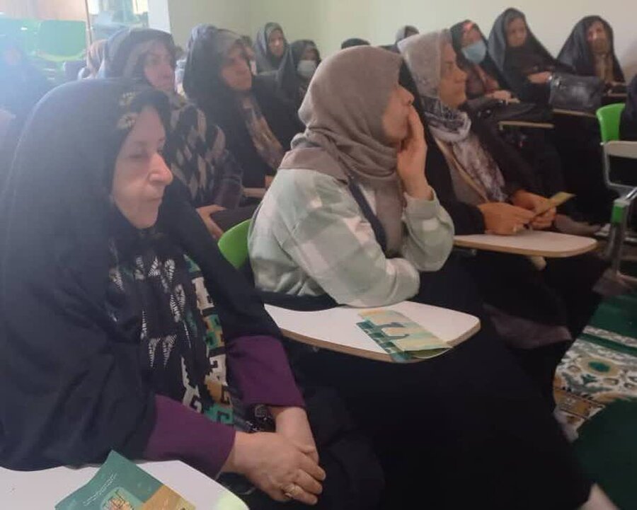 پاتوق مهر و گفتگو همدان میزبان کارگاه طب سنتی ویژه زنان سالمند