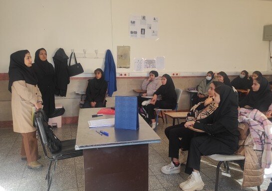 سمیرم| اجرای طرح خاتم با هدف ارتقاء آگاهی دانش‌آموزان نسبت به آسیب‌های اجتماعی