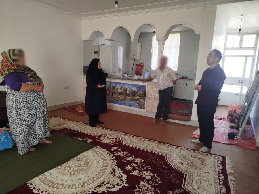 نمین| بازدید رئیس اداره بهزیستی شهرستان نمین از روند ساخت مسکن مددجو در عنبران