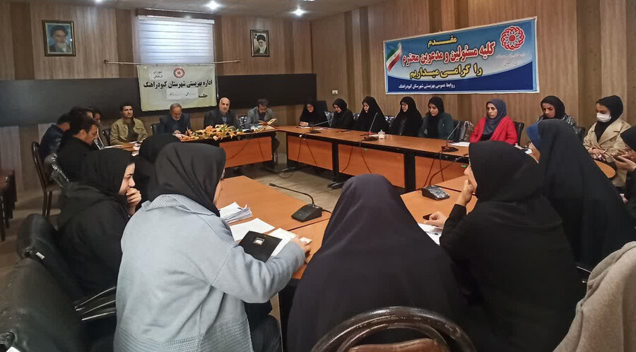 تقدیر از مددکاران و همکاران مرد در بهزیستی کبودرآهنگ